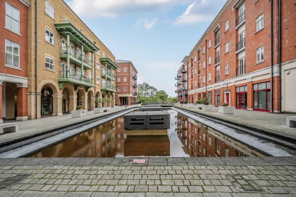 Waterside, Shirley, Solihull, West Midlands, B90