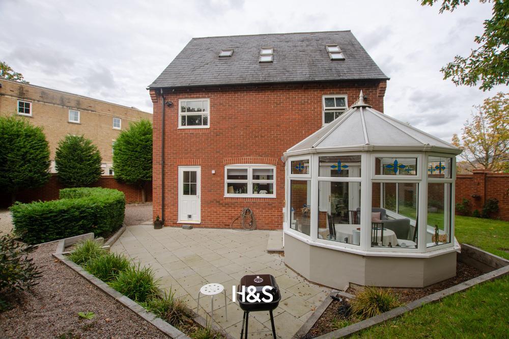 Additional image 23 of Dickens Heath Road, Shirley