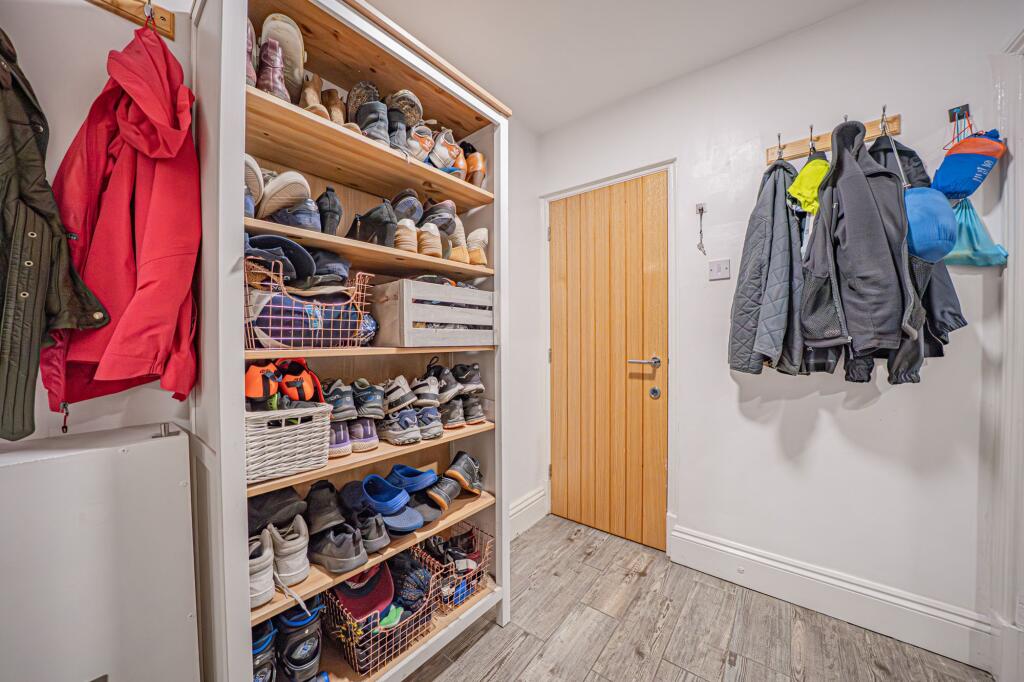 Additional image 11 of Fishers Drive, Dickens Heath, B90