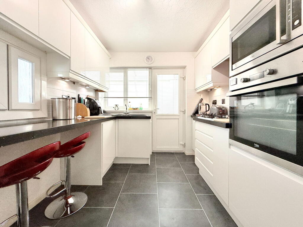 Additional image 8 of Haslucks Green Road, Shirley