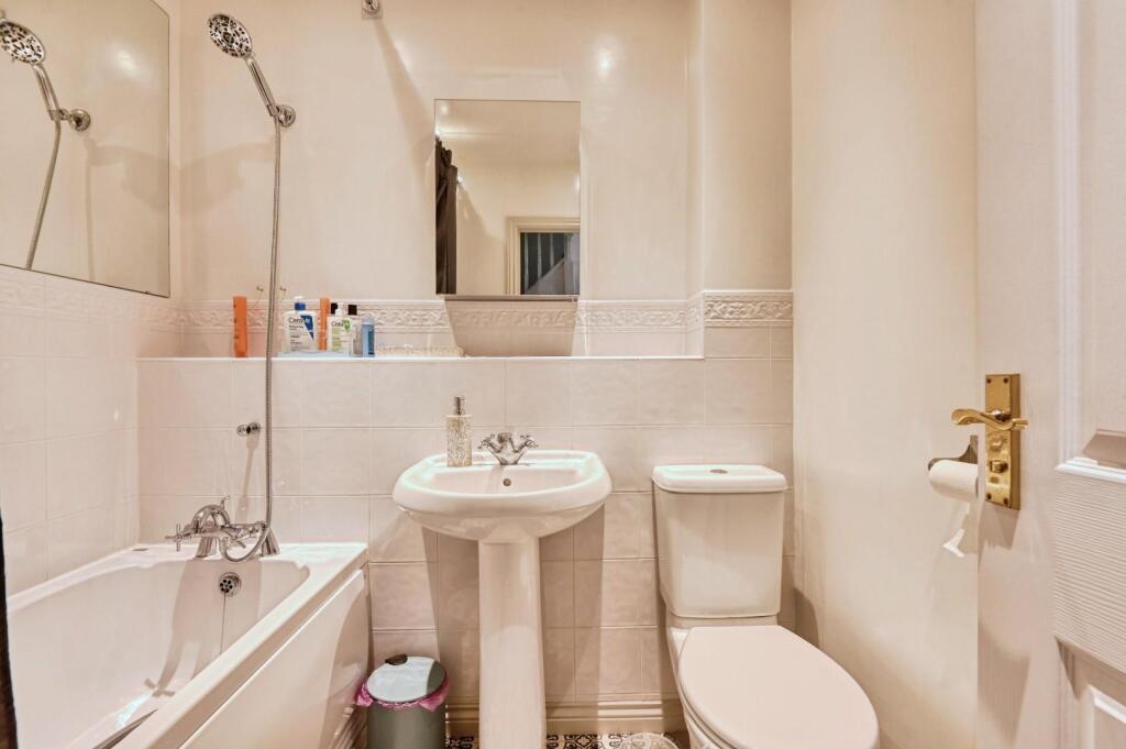 Additional image 15 of Russell Close, Wilnecote, Tamworth