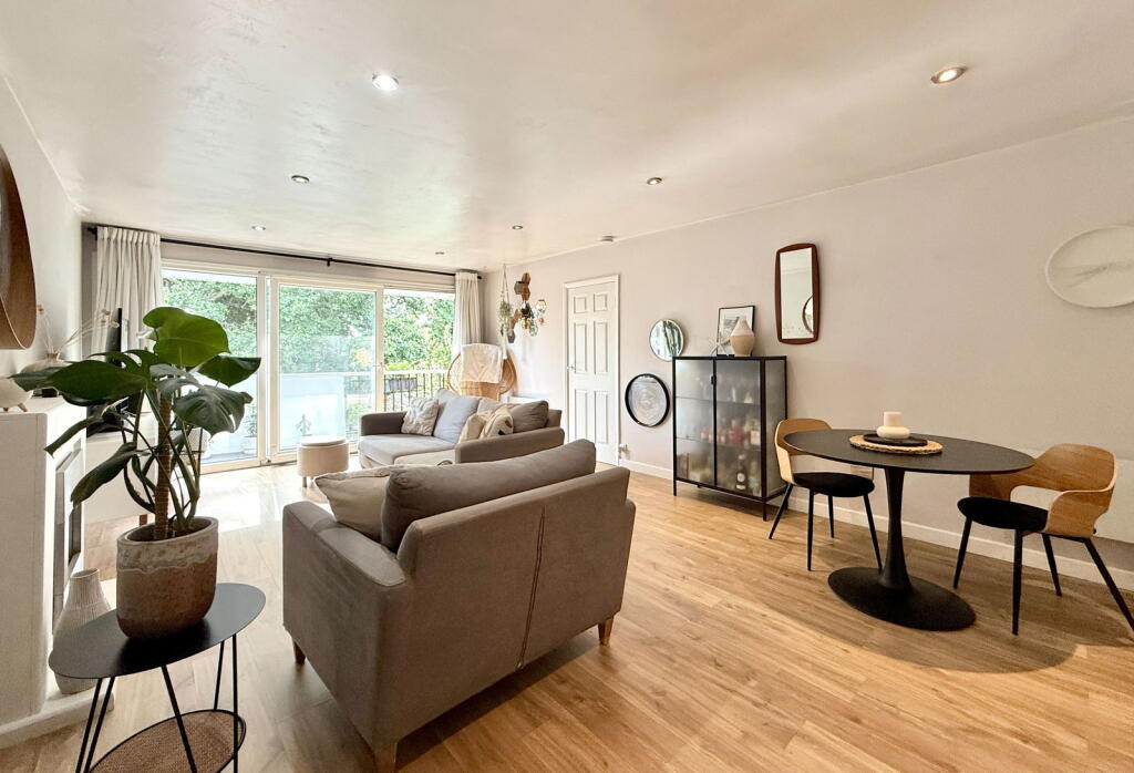 Additional image 7 of Quintondale, Harwood Grove, Shirley