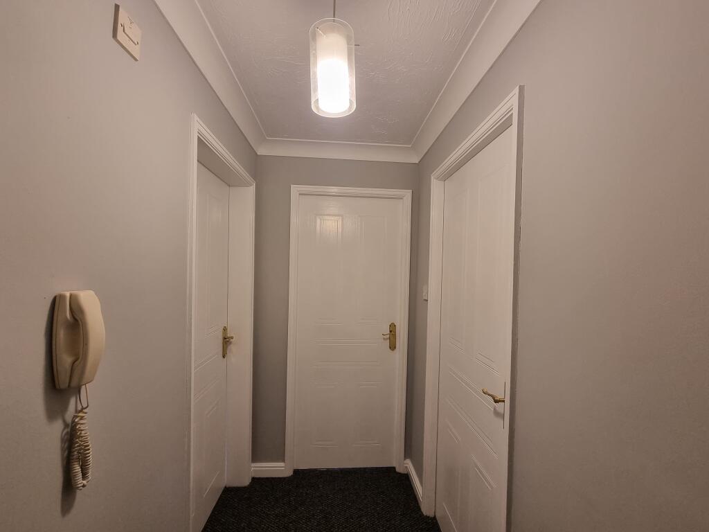 Additional image 6 of Flat 2,30 Old Dickens Heath Rd, Shirley, Solihull