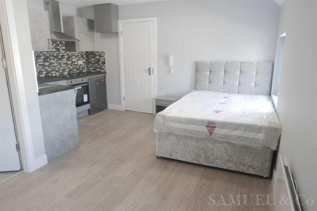 Additional image 4 of 376 High Street, West Bromwich