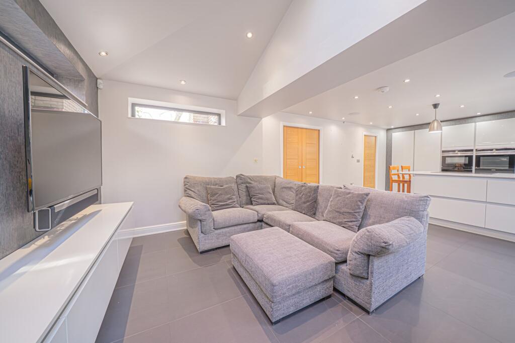 Additional image 5 of Meadow Pleck Lane, Dickens Heath, B90