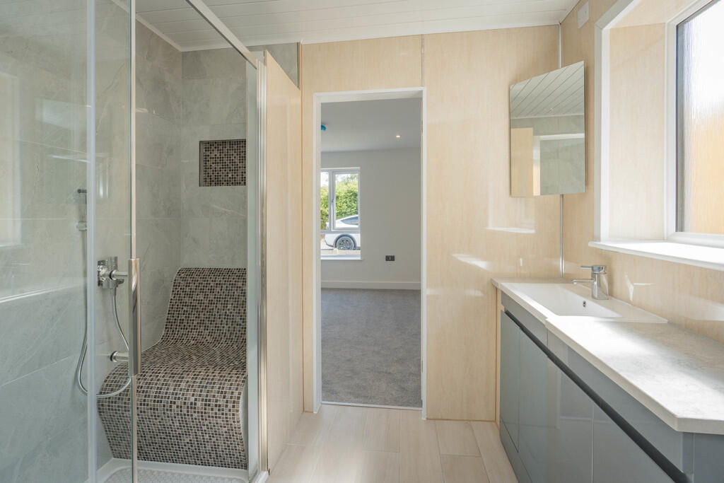 Additional image 22 of Hill Lane, Bassetts Pole