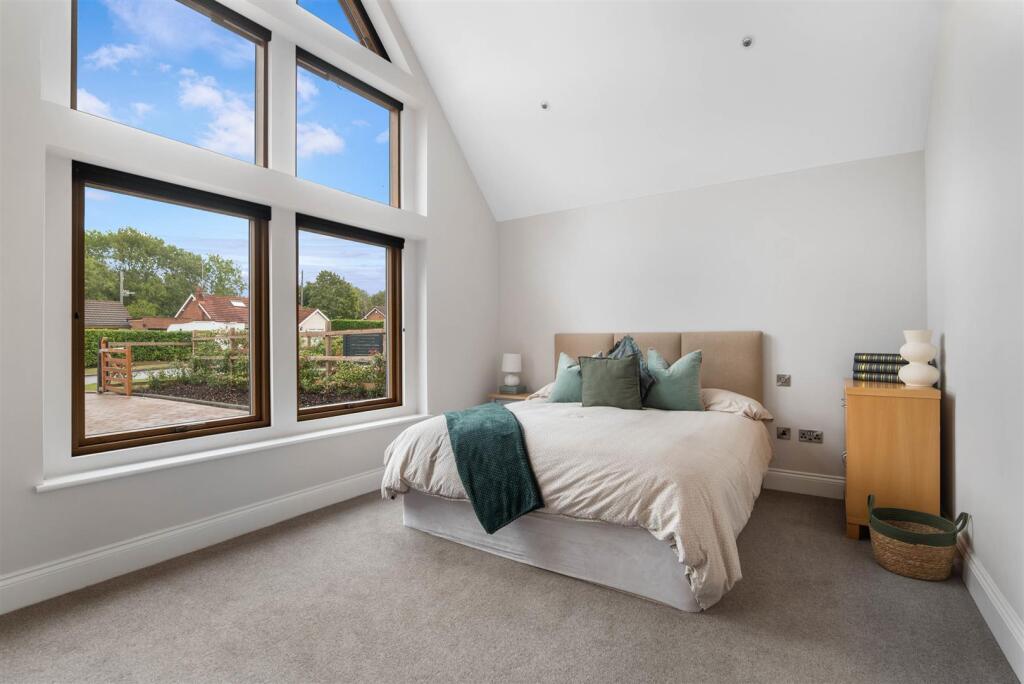 Additional image 11 of Haye Lane, Mappleborough Green