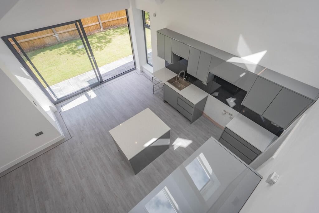 Additional image 36 of Hill Lane, Bassetts Pole