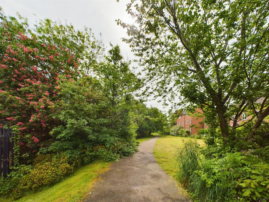 Additional image 10 of 298 Wharf Lane Solihull B91 2UP