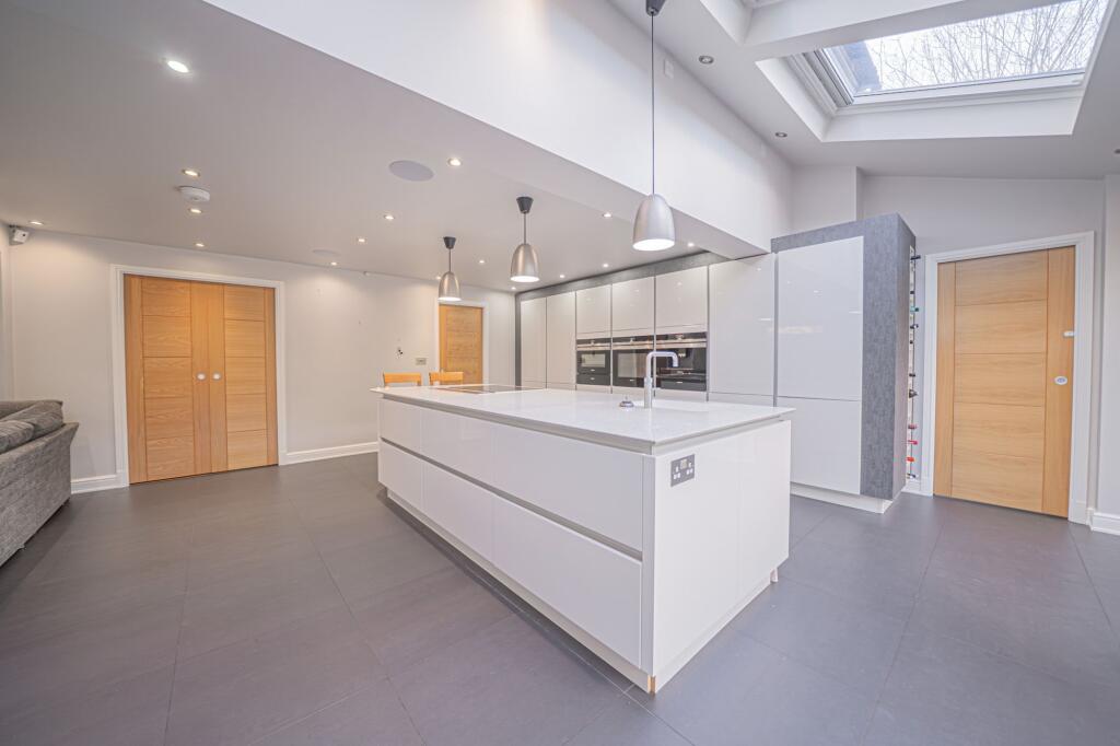 Additional image 4 of Meadow Pleck Lane, Dickens Heath, B90