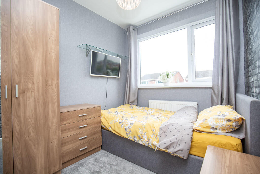 Additional image 16 of Cromwell Road, Coton Green