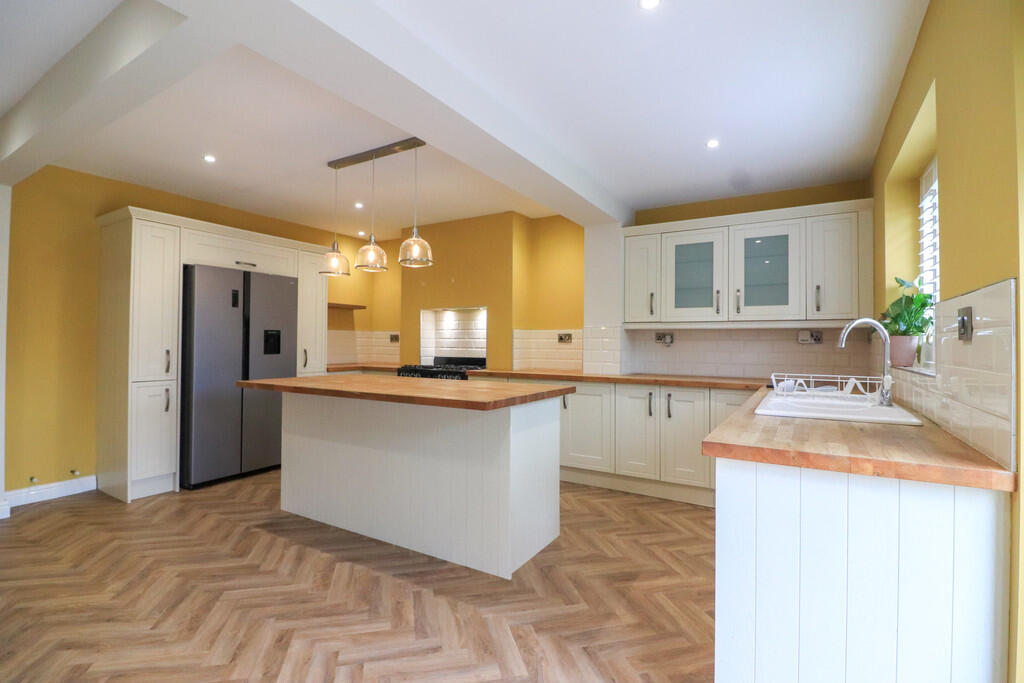 Additional image 4 of Watling Street, Two Gates, Tamworth