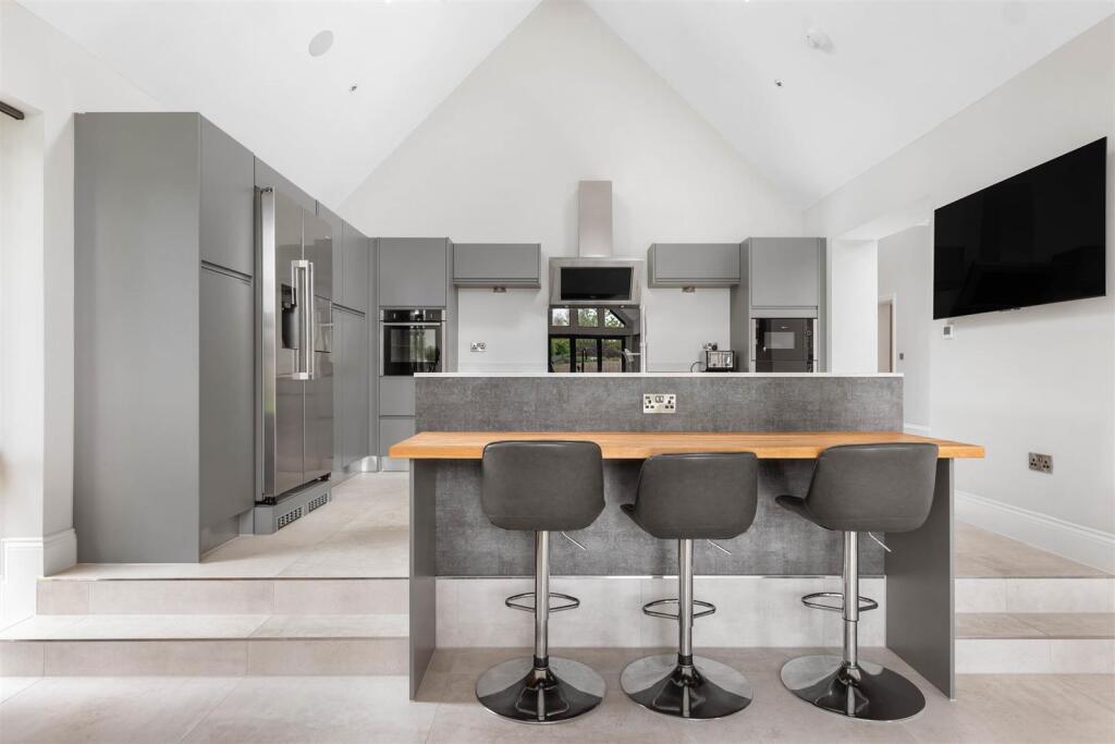 Additional image 3 of Haye Lane, Mappleborough Green