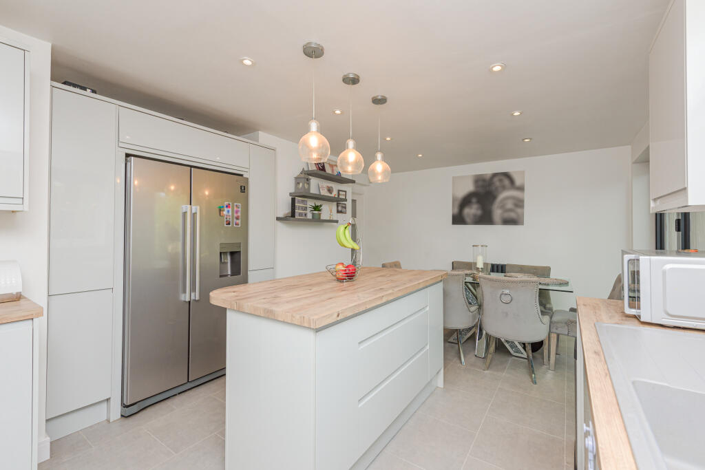 Additional image 5 of 10 Linforth Drive, Sutton Coldfield, B74 2EQ