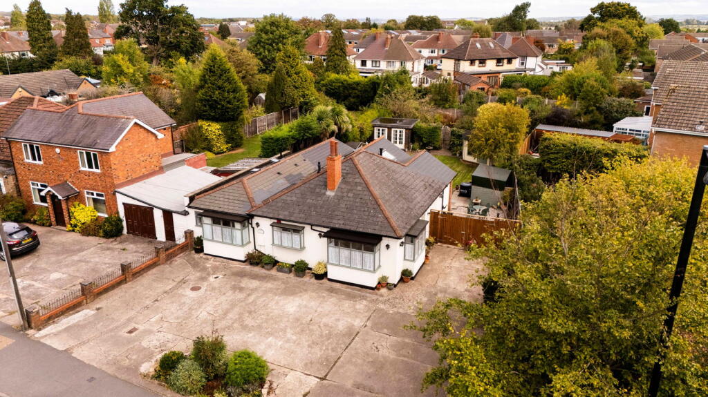 Hollyfield Road South, Sutton Coldfield, B76 1NX