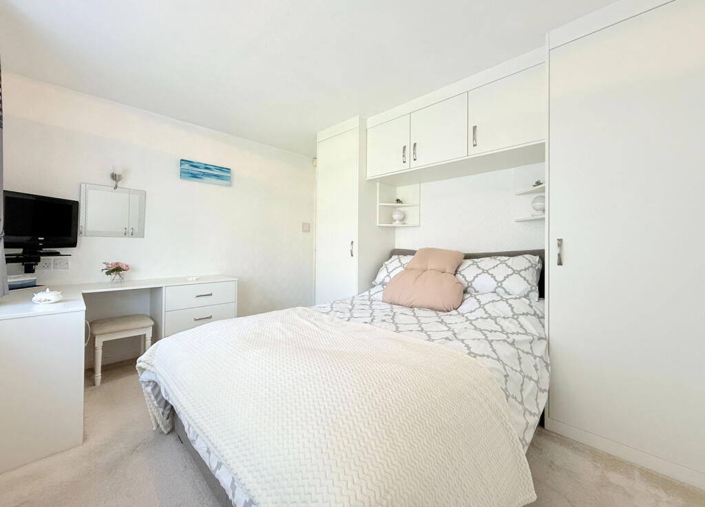 Additional image 12 of Haslucks Green Road, Shirley