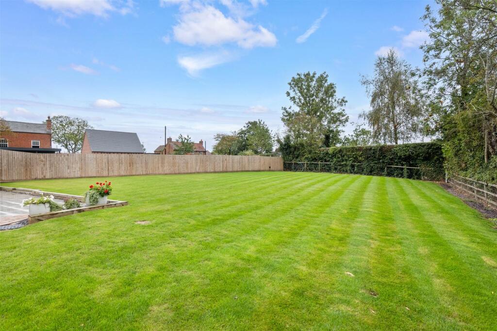 Additional image 21 of Haye Lane, Mappleborough Green