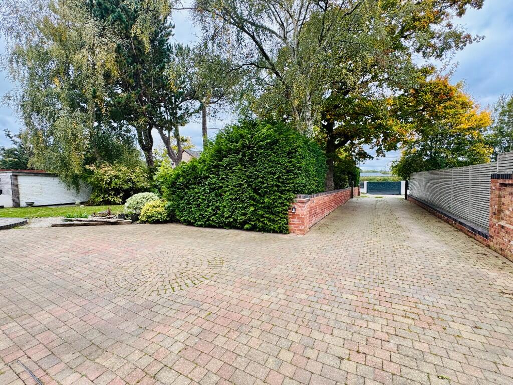 Additional image 16 of Bradnocks Marsh Lane, B92