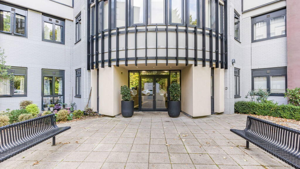 Property image for Broadoaks, Streetsbrook Road