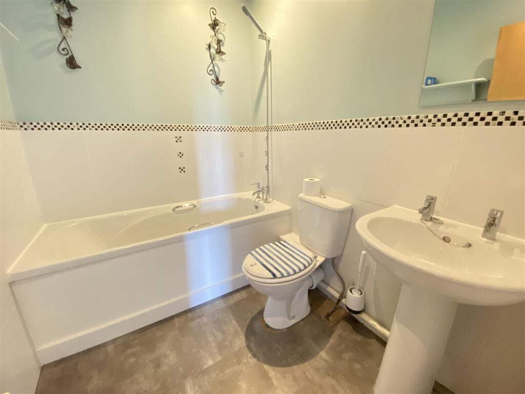 Additional image 15 of MOVE IN ASAP Denbigh Drive, West Bromwich