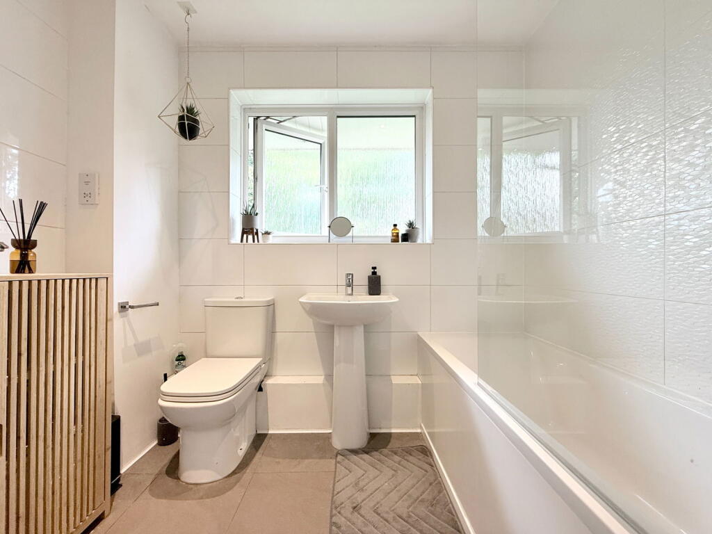 Additional image 17 of Quintondale, Harwood Grove, Shirley