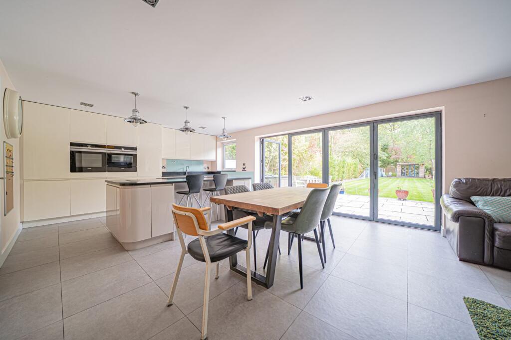 Additional image 32 of Fishers Drive, Dickens Heath, B90
