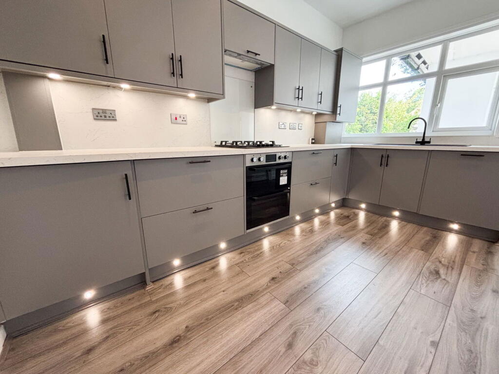 Additional image 2 of 293 Eachelhurst Road, Sutton Coldfield, B76 1DS