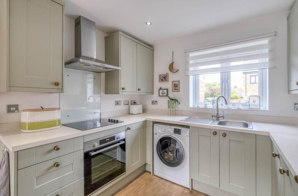 Additional image 4 of Harwood Close, Studley, B80
