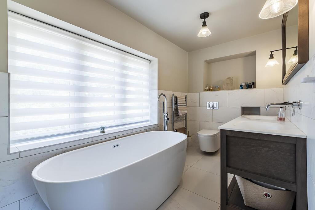 Additional image 14 of Stratford Road, Henley in Arden