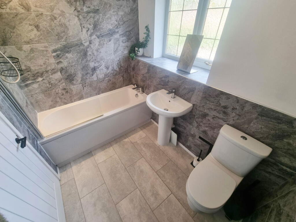 Additional image 19 of Hillmorton Close, Church Hill North, Redditch