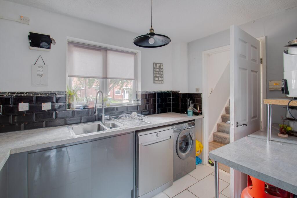 Additional image 4 of Lightoak Close, Redditch, Worcestershire, B97