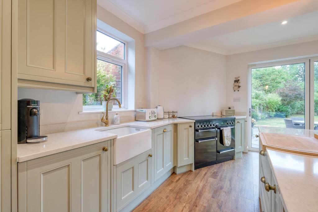 Additional image 11 of Weavers Hill, Hunt End, B97