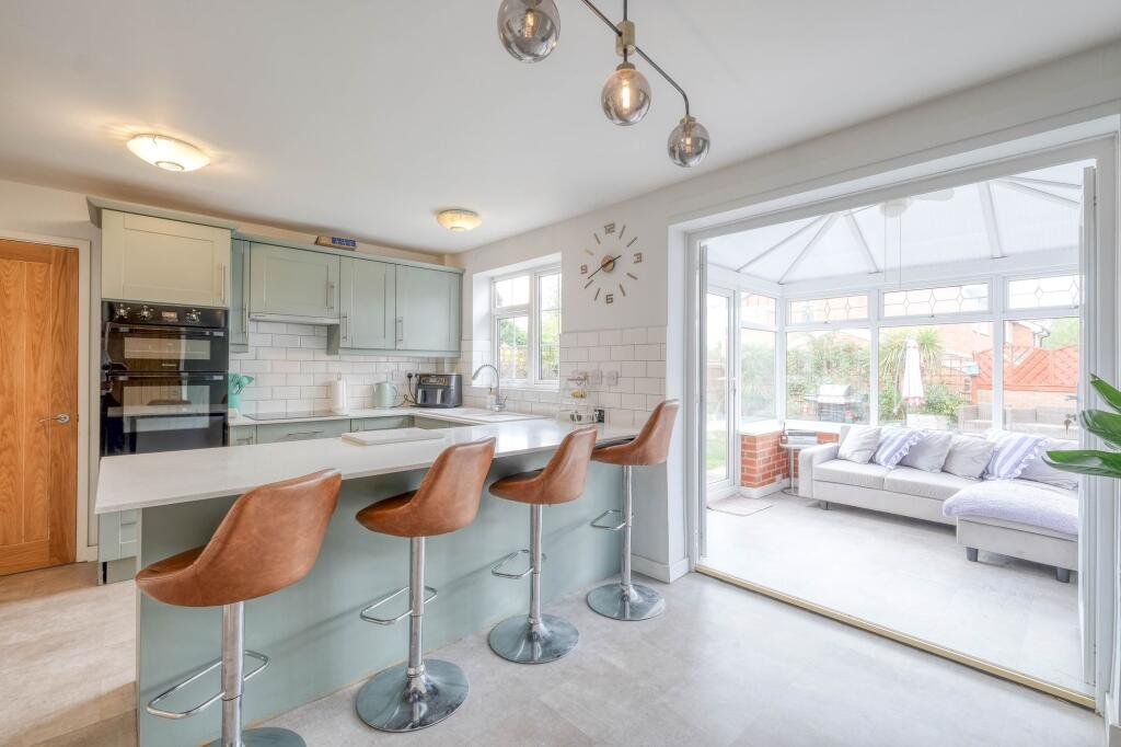 Additional image 5 of Lineholt Close, Redditch, B98