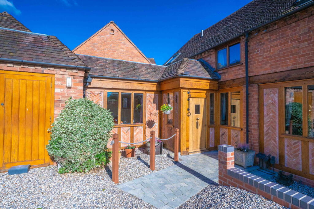 Additional image 48 of The Cart Hovel, Little Alne, Wootton Wawen, Henley-in-Arden, B95 6HW