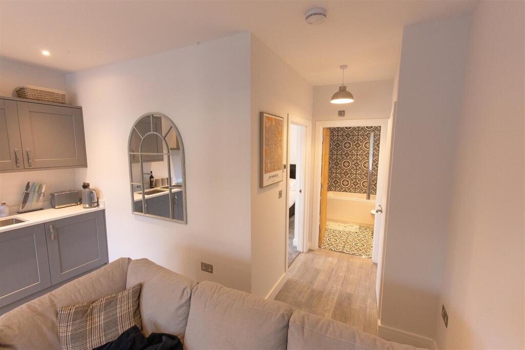 Additional image 8 of Apt. 1 The Elms, 14 High Street, Henley-In-Arden