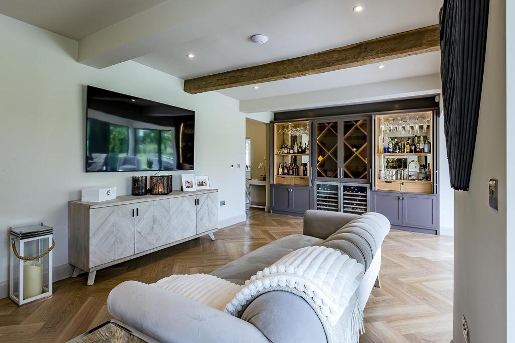 Additional image 5 of Stratford Road, Henley in Arden