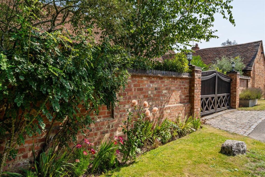 Additional image 35 of Cleobury Lane, Earlswood