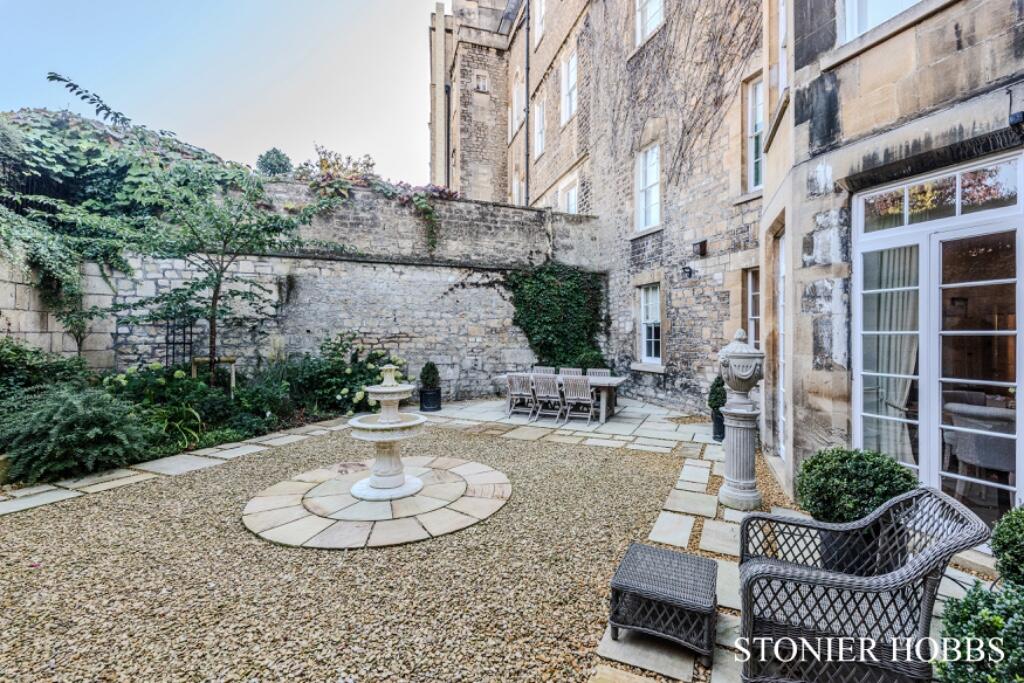 Additional image 17 of The Garden apartment, 17 Royal Crescent, Bath, Somerset, BA1