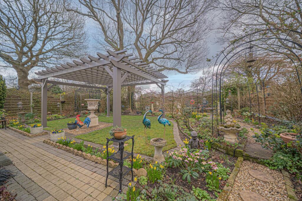 Additional image 20 of Park View, Hockley Heath, B94