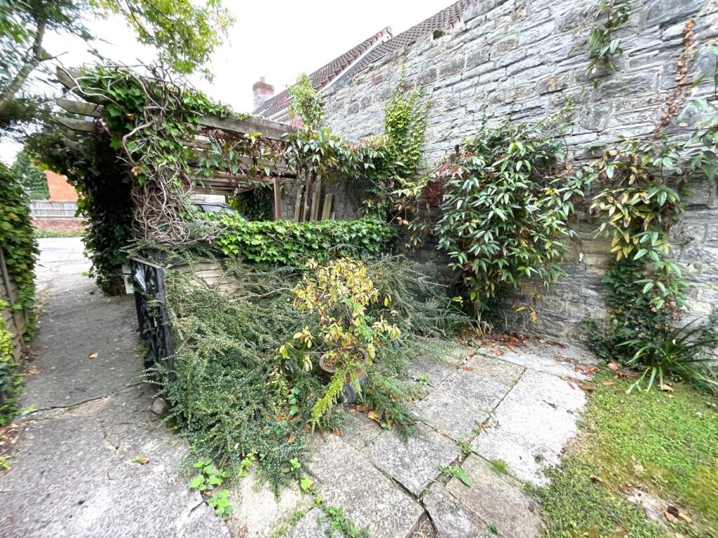 Additional image 24 of Leigh Road, Street