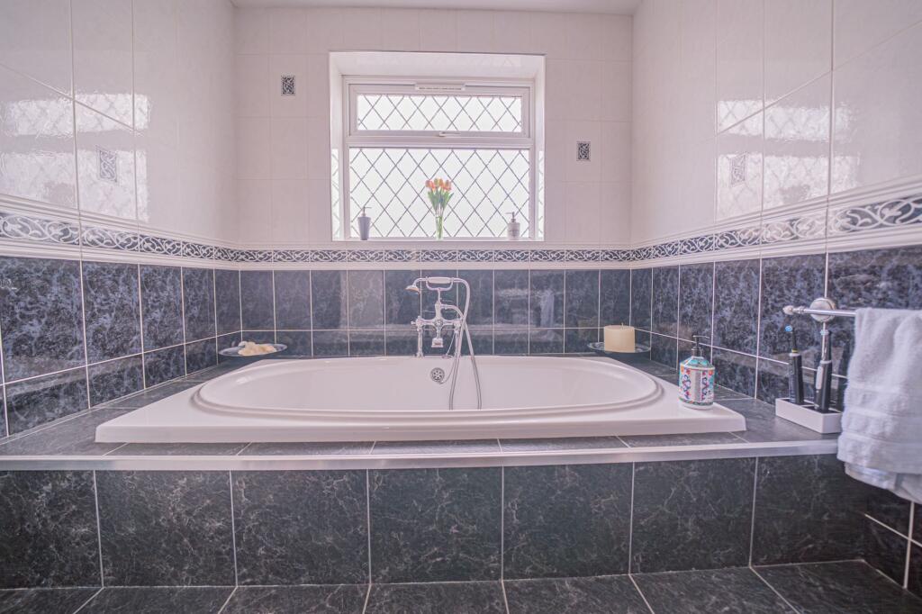 Additional image 16 of Park View, Hockley Heath, B94