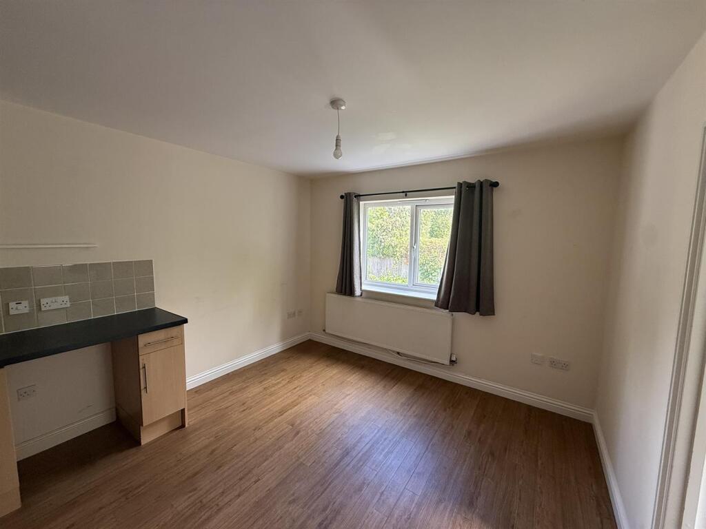 Additional image 2 of Glendale Terrace, Redditch