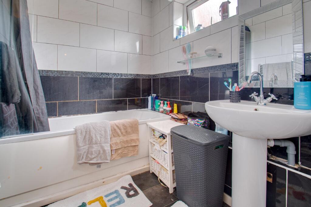 Additional image 11 of Lightoak Close, Redditch, Worcestershire, B97