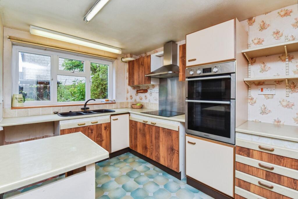 Additional image 9 of Gooselade, Street, Somerset, BA16