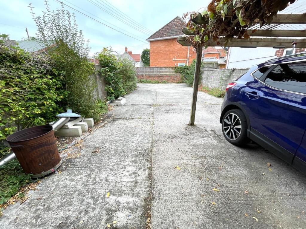Additional image 26 of Leigh Road, Street