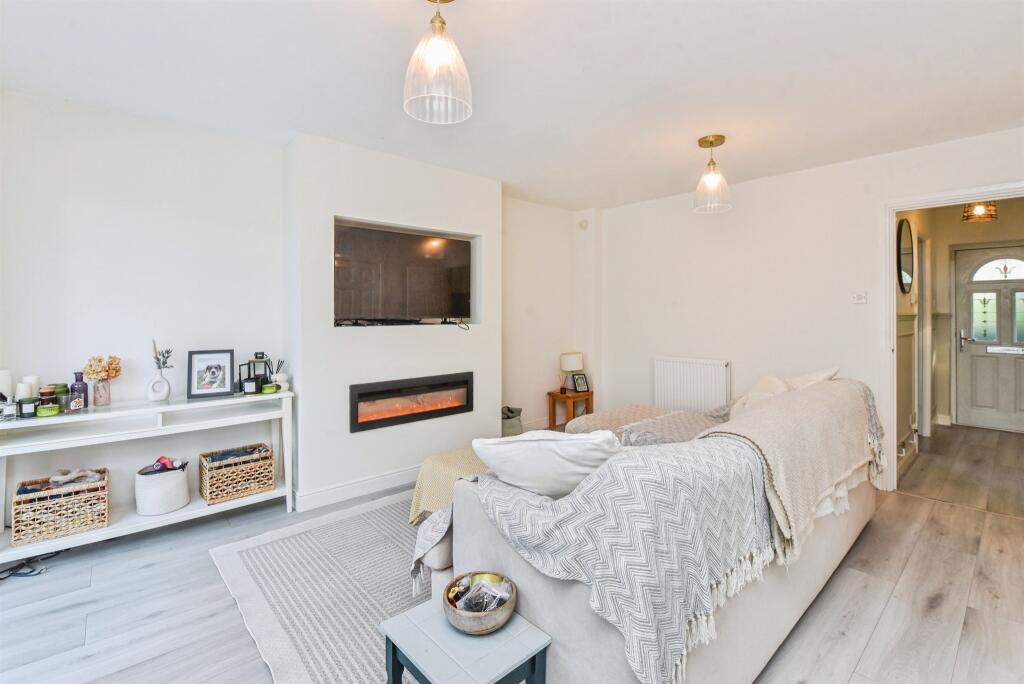 Additional image 19 of Cleveland Way, WESTBURY