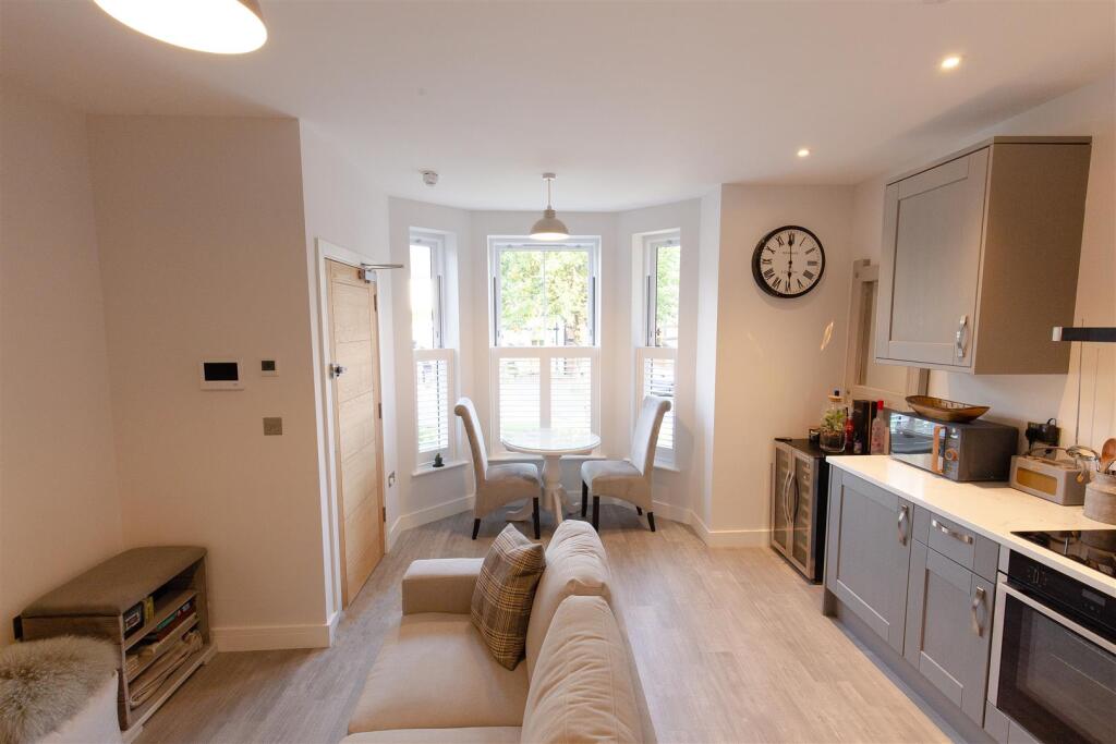 Additional image 7 of Apt. 1 The Elms, 14 High Street, Henley-In-Arden