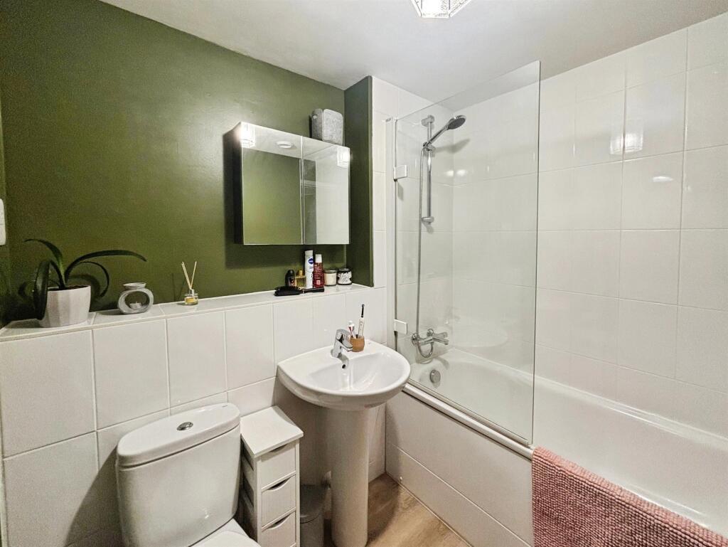 Additional image 16 of Lime Tree Square, Street