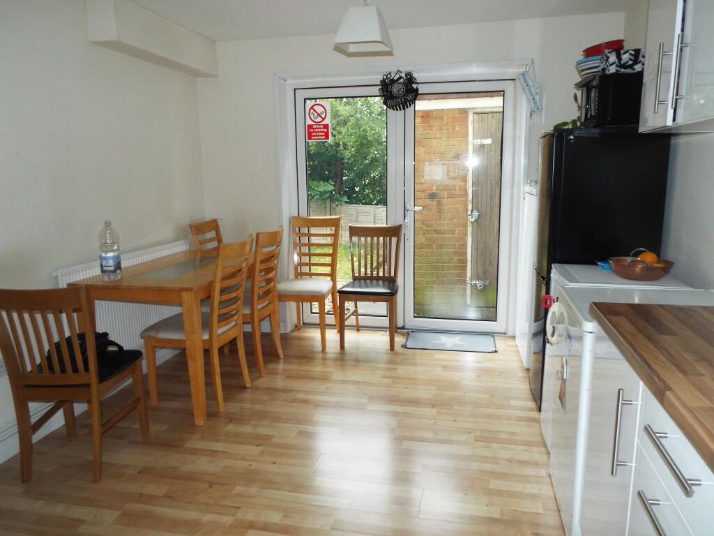 Additional image 4 of House Share, Rushock Close