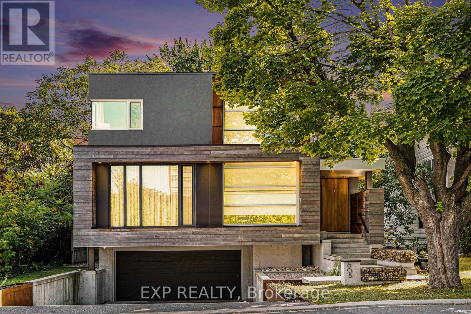 608 BYRON AVENUE|Ottawa, Ontario K2A0E5